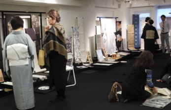 誉田源兵衛の展示会風景
