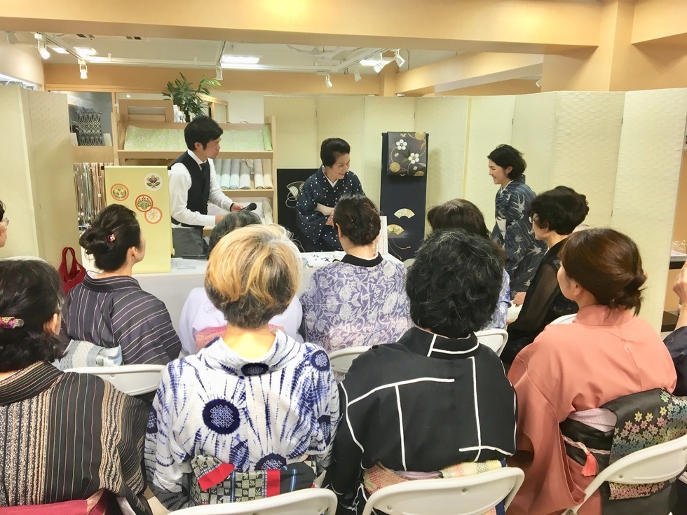 日本初の着物スタイリスト・大久保 信子先生 トークショー~着付けの極意~