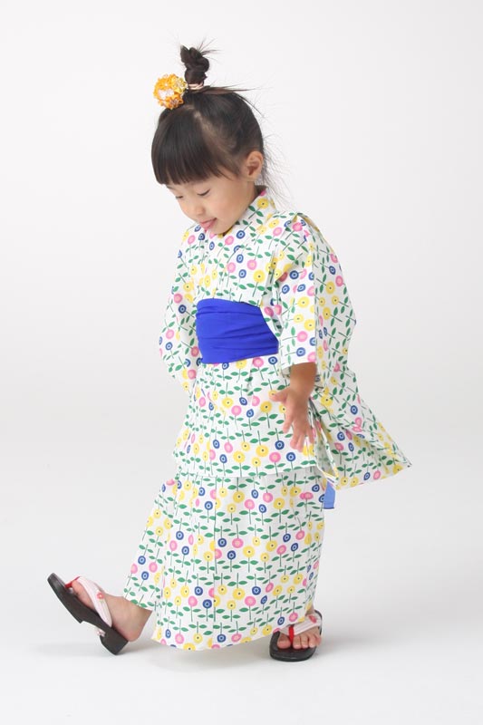 コロナに負けるな キャンペーン第3弾 夏にはお子様と夏祭りへ 北欧デザインのキッズ浴衣 女の子用 プレゼント 着物 和 京都に関する情報ならきものと コロナに負けるな キャンペーン第3弾 夏にはお子様と夏祭りへ 北欧デザインのキッズ浴衣 女の子用 プレゼント 着物 和 京都に関する情報ならきものと