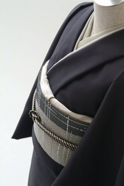 恐れずに腰紐の1周目をといてみる