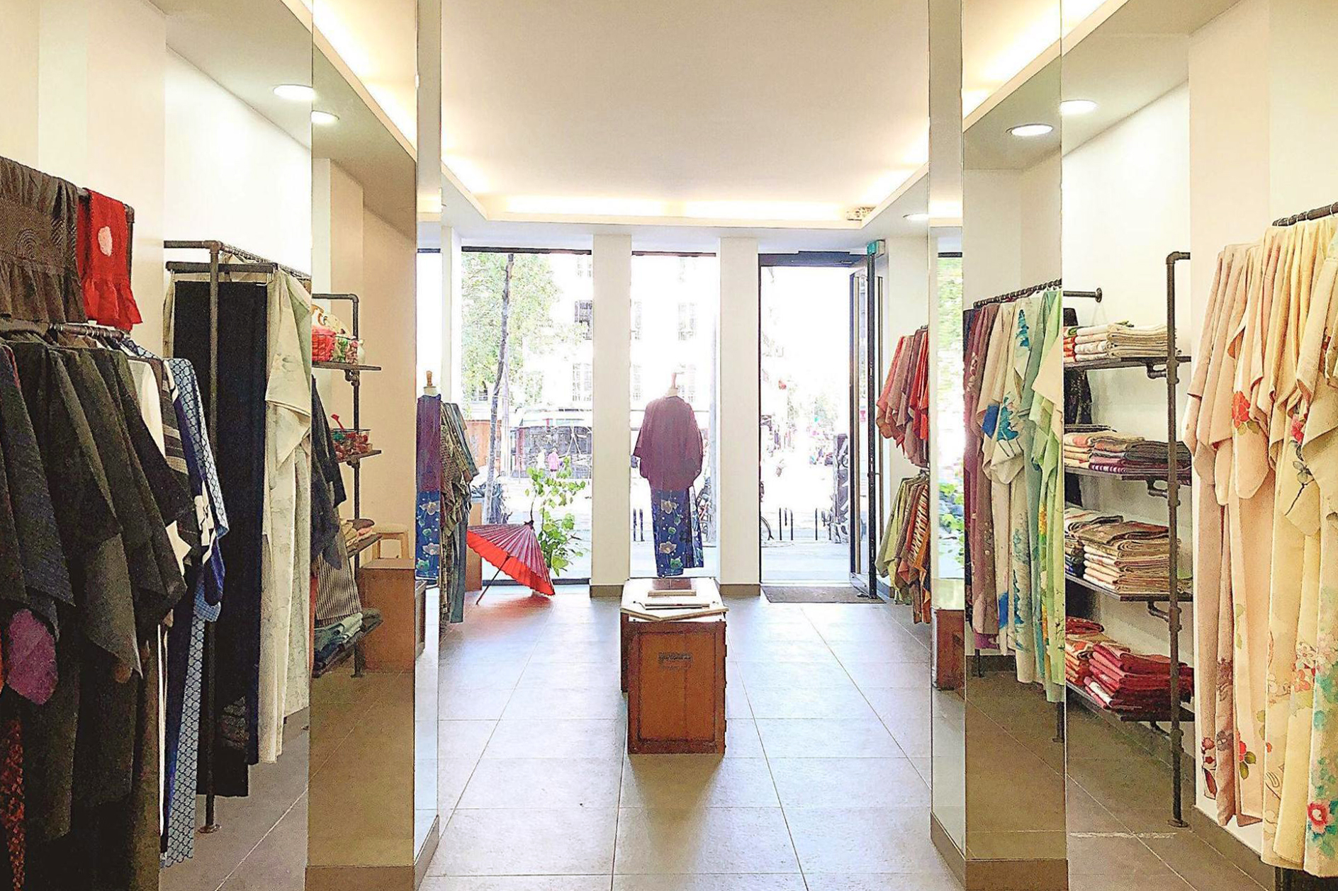 パリで着物の総合店をオープン! 「WORLD KIMONO SNAPS」 – FRANCE –