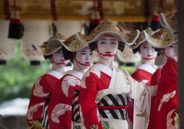 祇園甲部芸妓・佳つ雛
