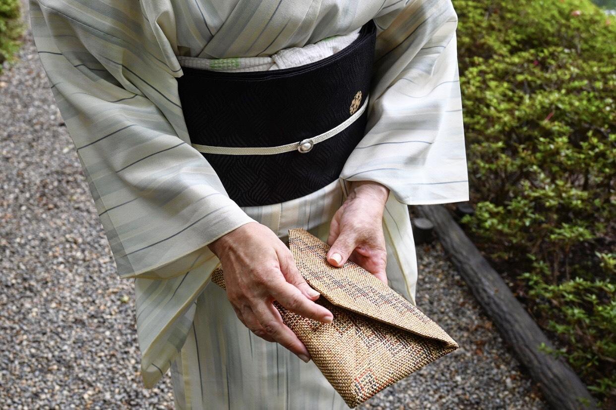 蝉の翅”と称される夏の絹、「明石ちぢみ」の繊細さ 「つむぎみち」 vol ...