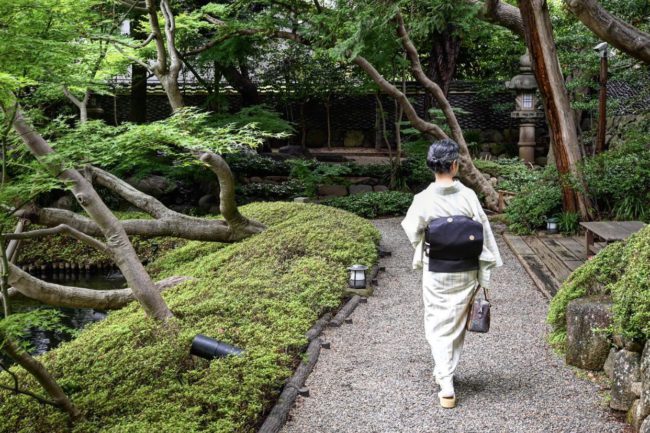 蝉の翅”と称される夏の絹、「明石ちぢみ」の繊細さ 「つむぎみち」 vol 