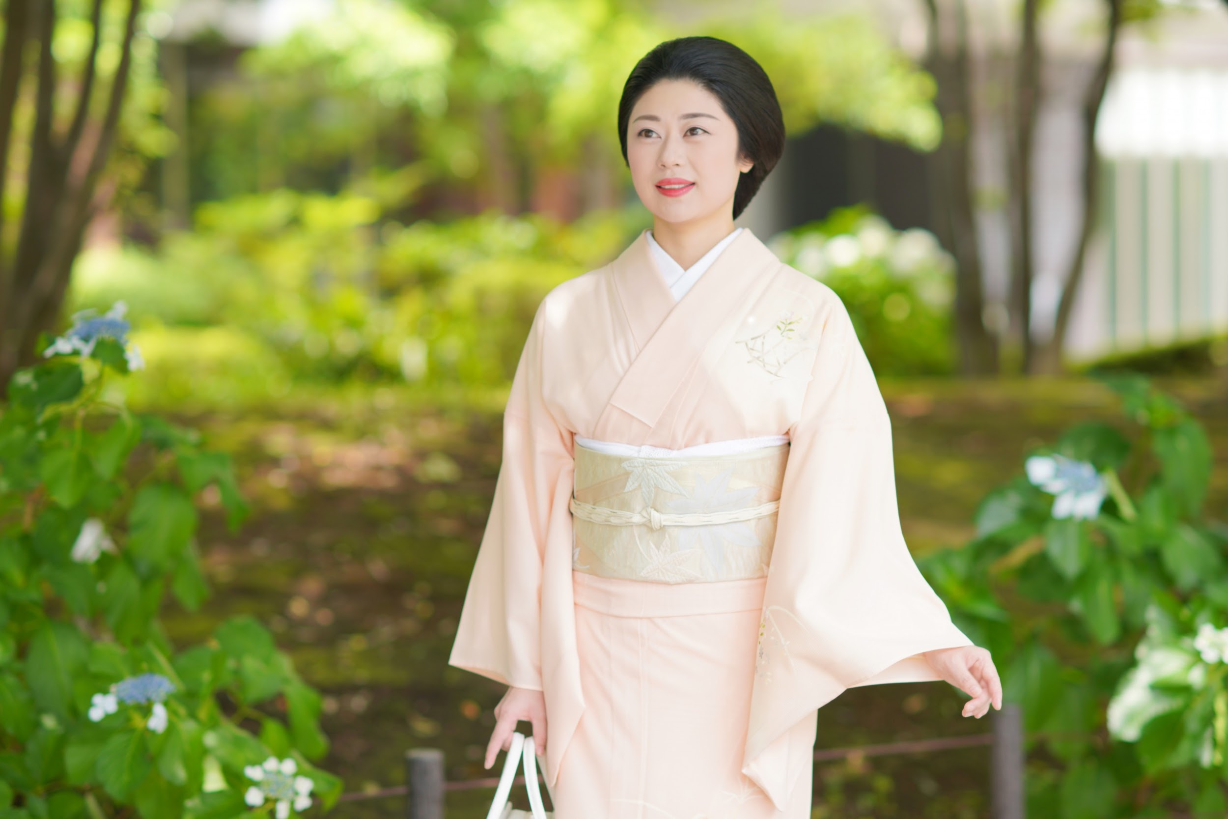 祇園の人気芸妓をやめてニューヨークへ 「今井茜 着ものがたり」