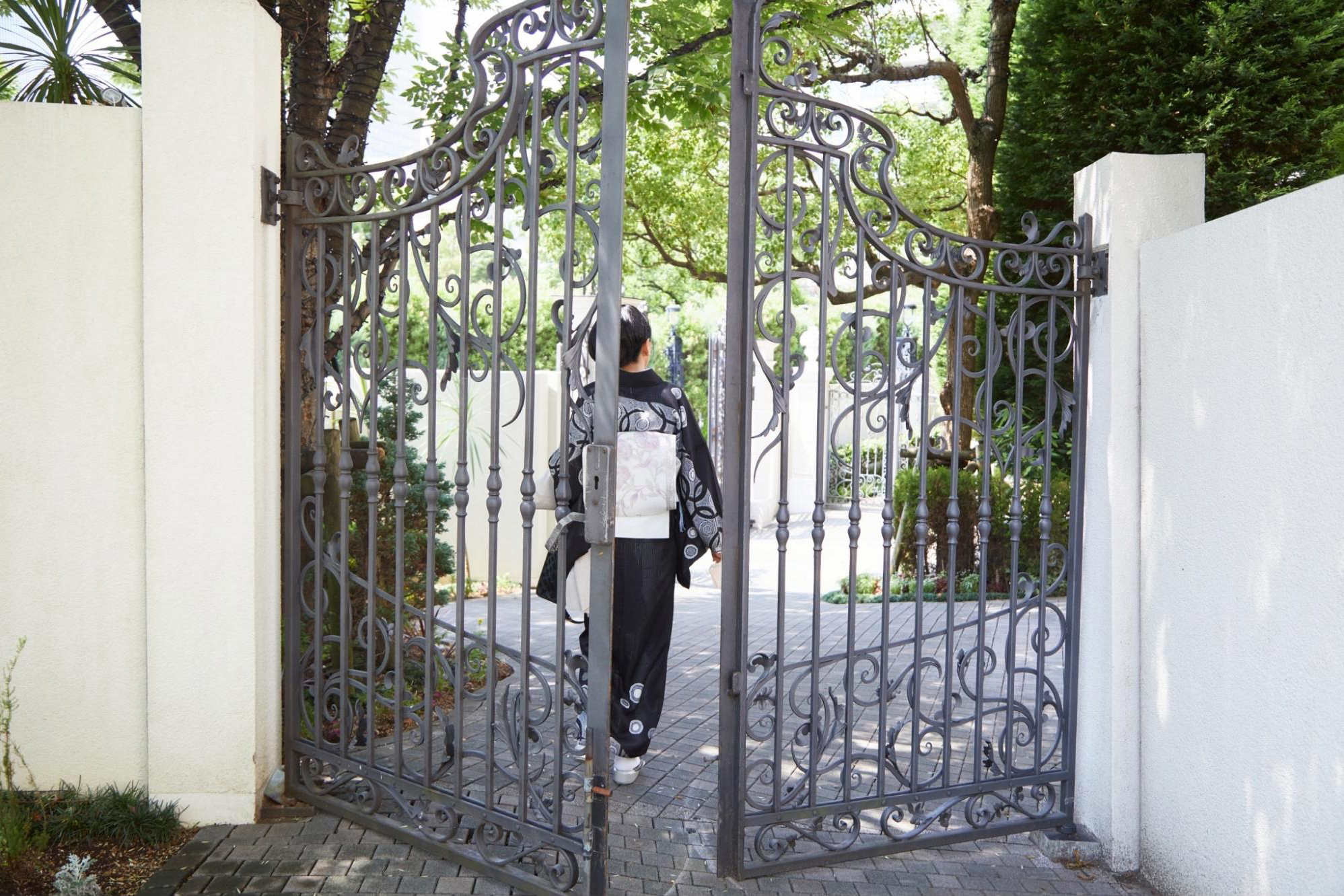 建物に誘われるように