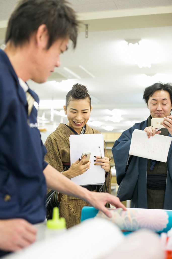 着物の手入れはパールトーン取扱店へ