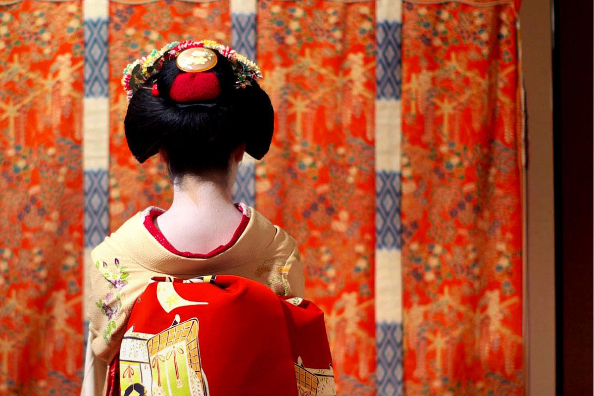 秋の舞台”温習会”を想いつつ 「京都・祇園甲部芸妓、佳つ雛日記!」vol.7