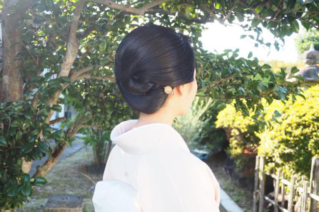 和髪を自分で結うために セルフ和髪のいろは 着物に合うヘアスタイルって 着物 和 京都に関する情報ならきものと 和髪を自分で結うために セルフ和髪のいろは 着物に合うヘアスタイルって 着物 和 京都に関する情報ならきものと