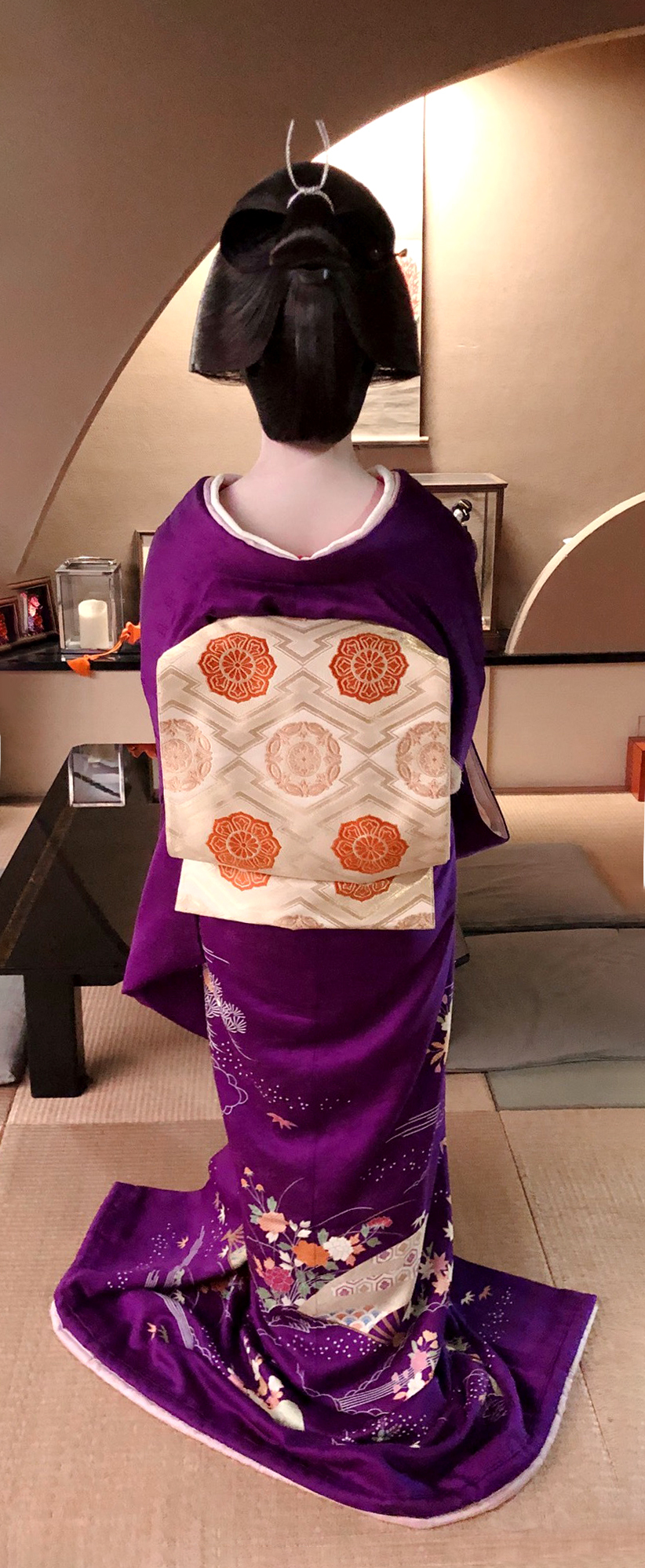 佳つ雛さんの後ろ姿