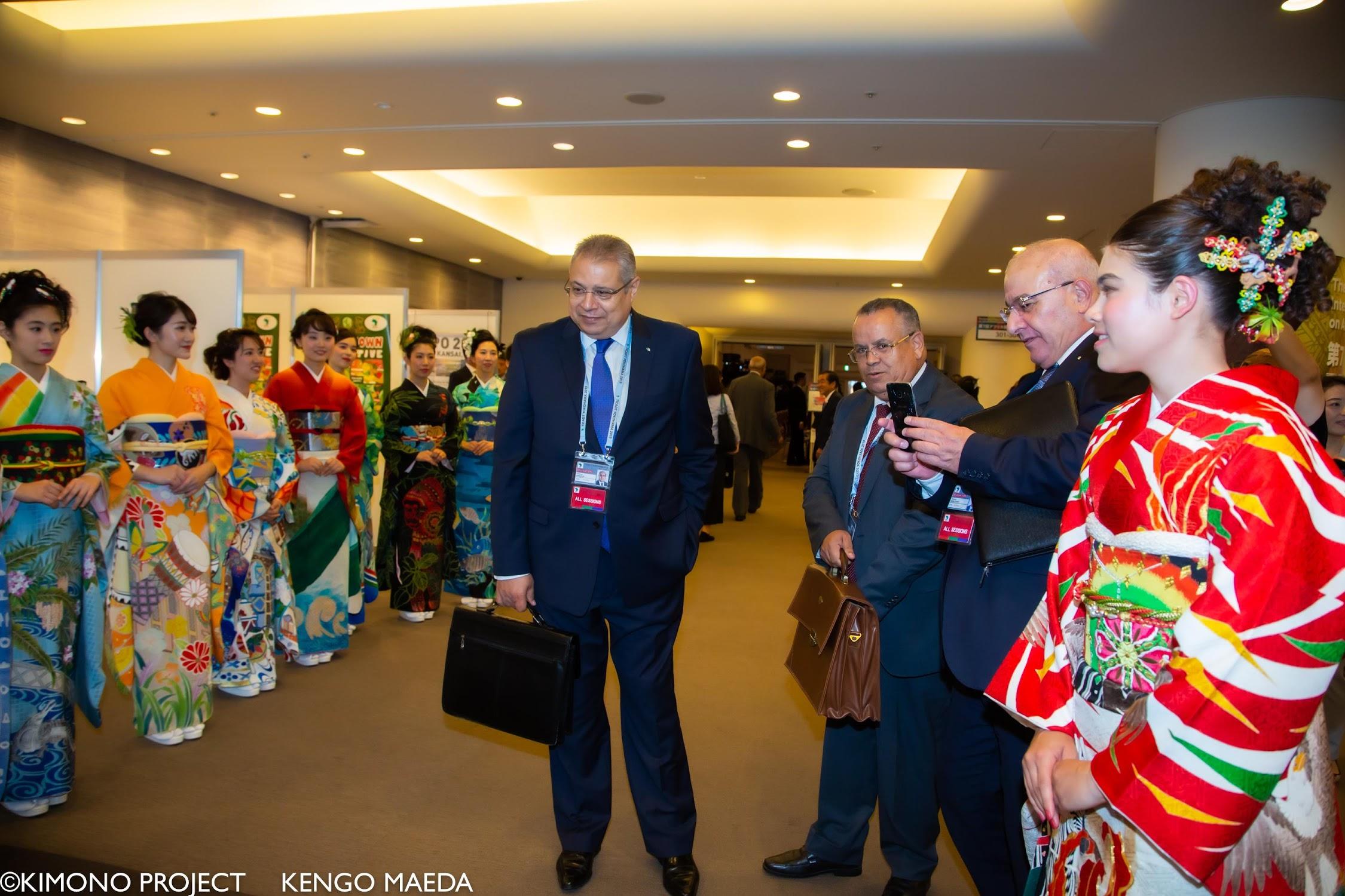 各国首脳・要人の方々を案内するクリスチーナさん