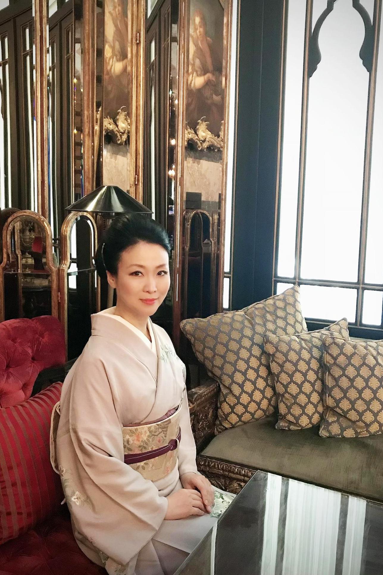 Wearing a kimono chosen for a meeting in Istanbul