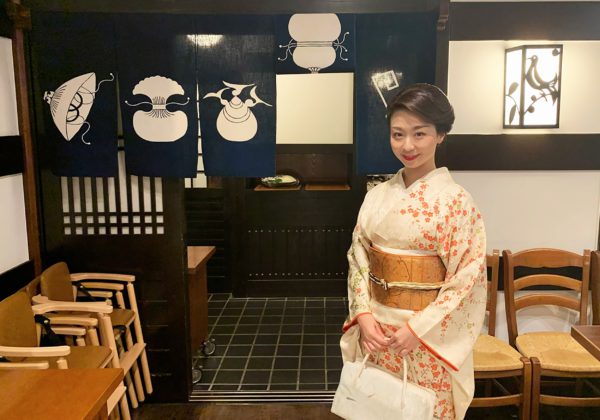 銀座でしゃぶしゃぶ、ざくろ店前にて