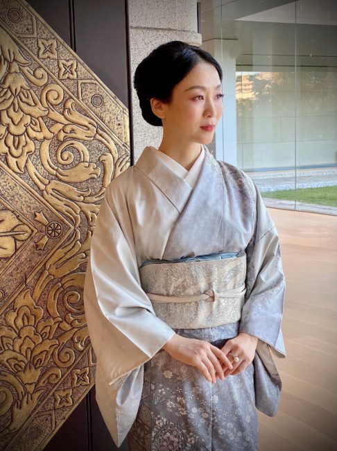 Kimono with chintz pattern and shantou embroidery on white Oshima tsumugi