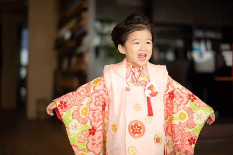 七五三　晴れ着　着物　お祝い　3歳用