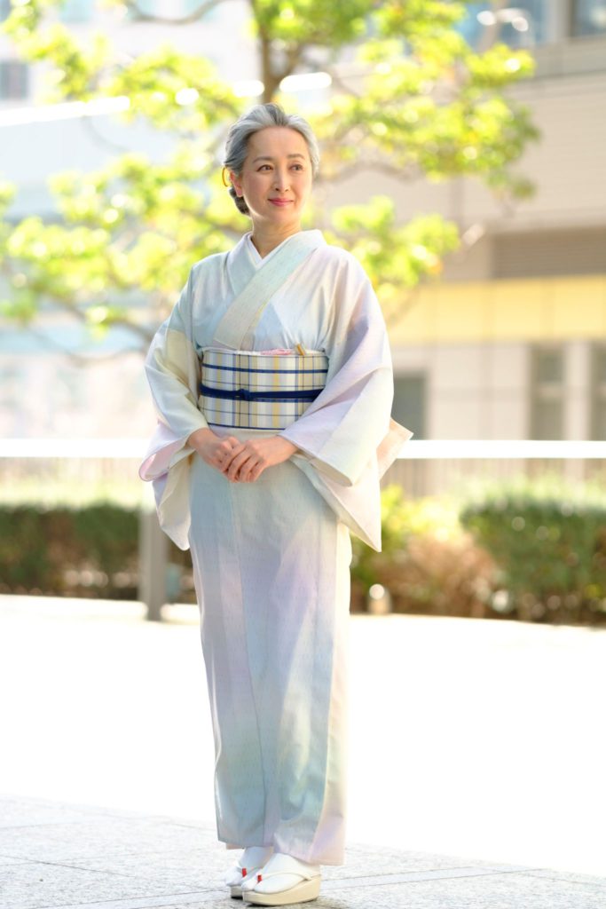 ナレーター 近藤サトさん 前編 着物へのハードルを取っ払いたい 着物 和 京都に関する情報ならきものと ナレーター 近藤サトさん 前編 着物へのハードルを取っ払いたい 着物 和 京都に関する情報ならきものと