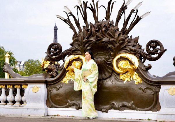 夏のPARIS、観光名所をお着物で