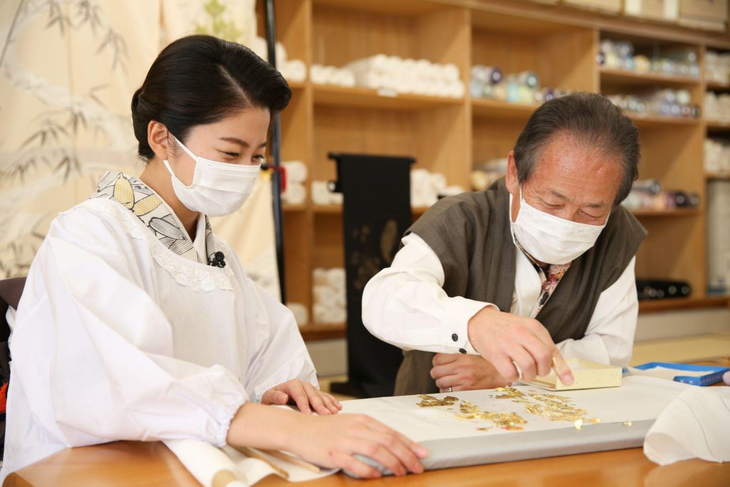 金彩体験中の模様
