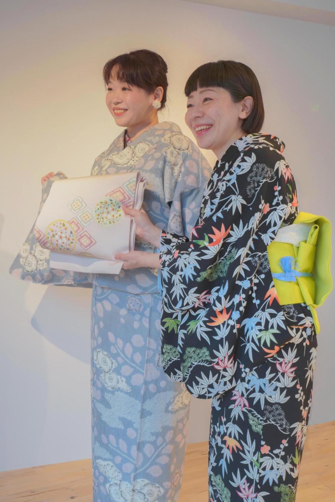 シック系紬から、小花柄の“愛されお嬢さん”に 「コバヤシクミの