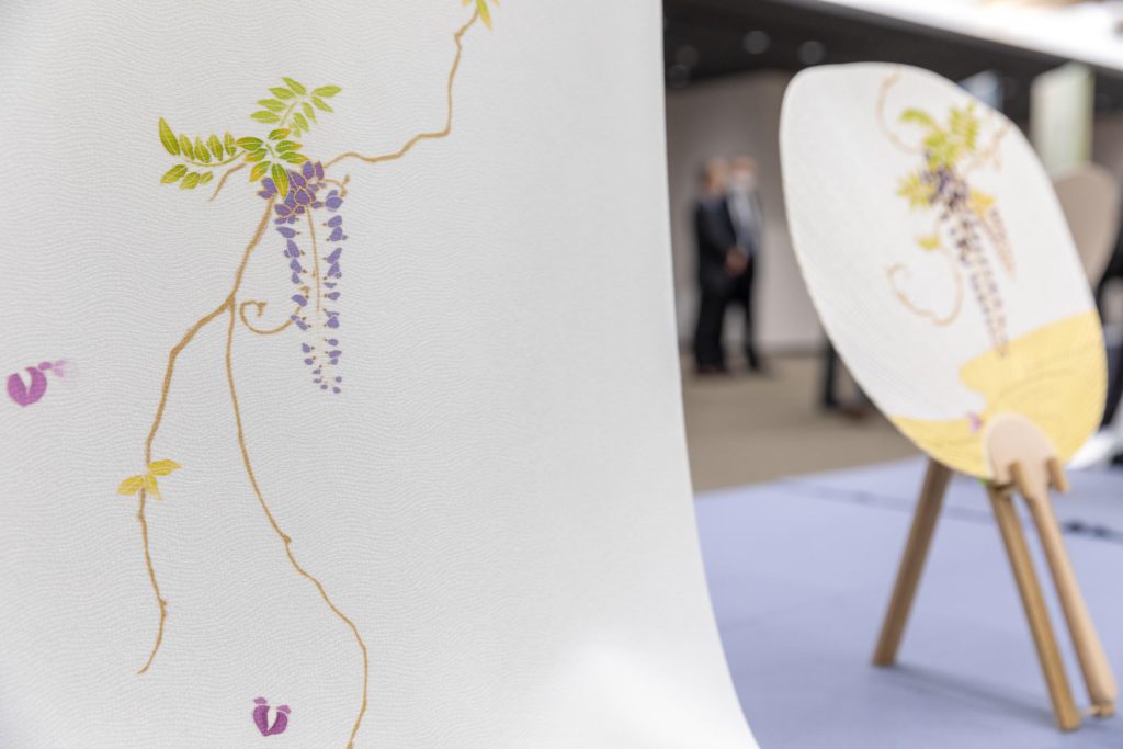 思わず息を呑むほど美しい、手描京友禅ならではの繊細な図柄。