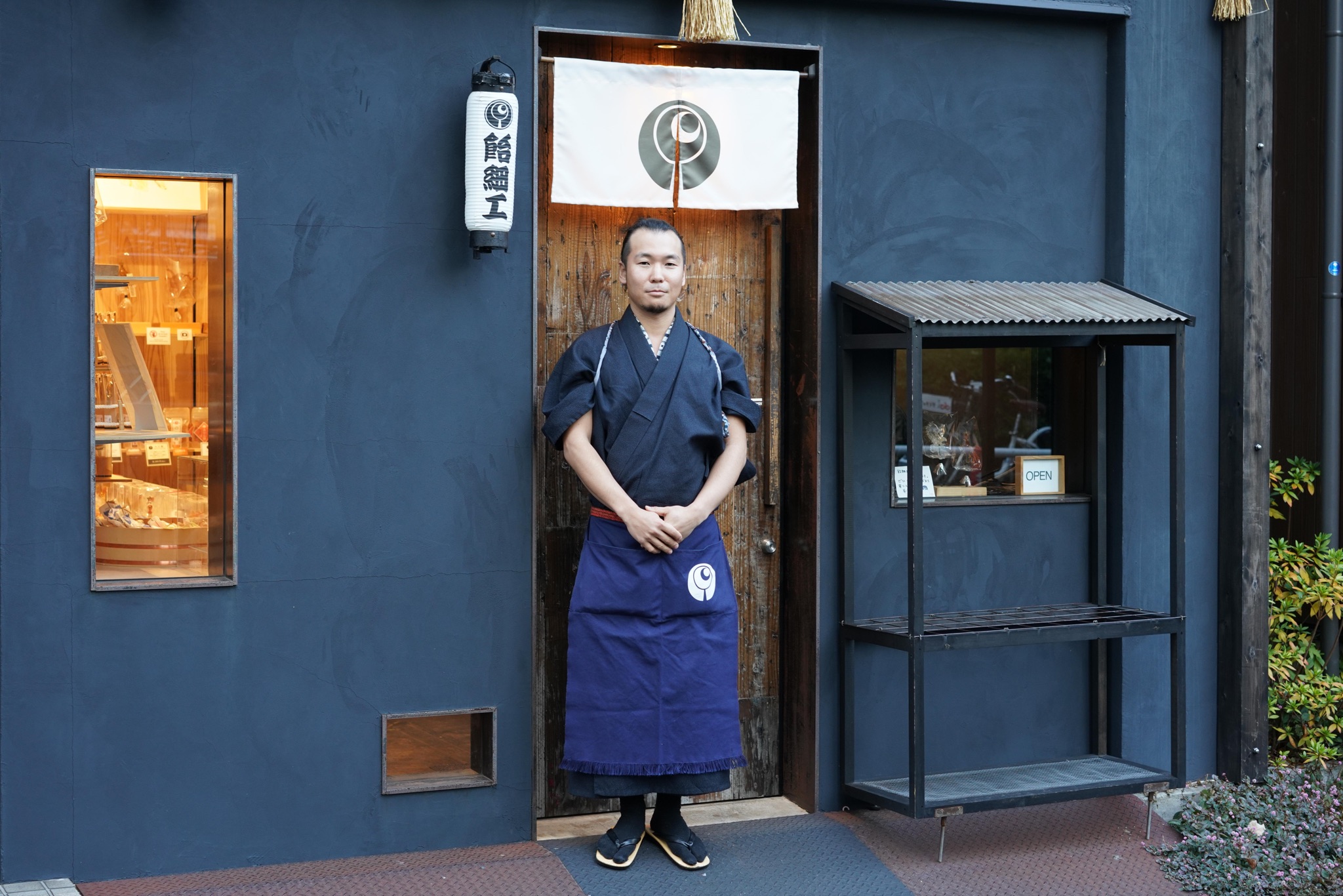 ”ワークマン”とミックスする実用着物? 飴細工職人 手塚新理さん(後編) 「川原マリア×令和の若手職人」vol.4