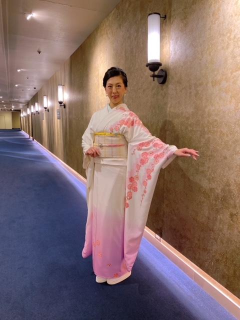 張　安里　着姿