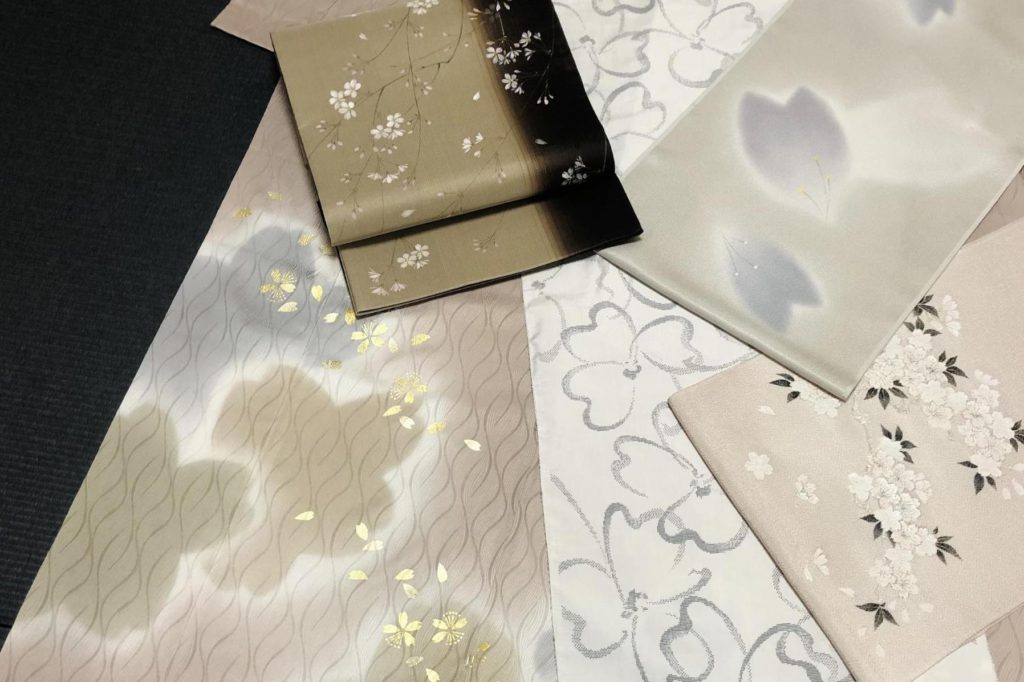 唐花に鳩が刺繍された銀色地の袋帯 着物 ショッピングオンライン www.m