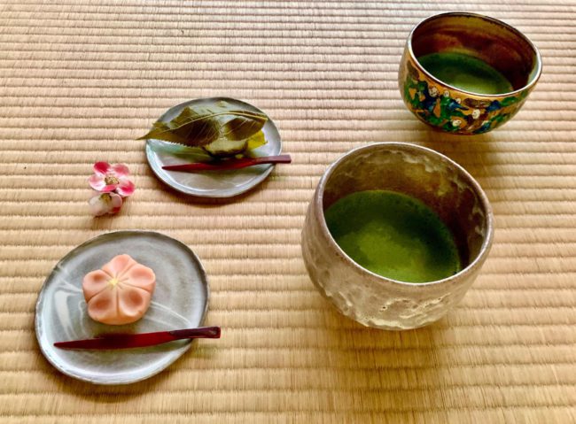 老松の和菓子とお抹茶