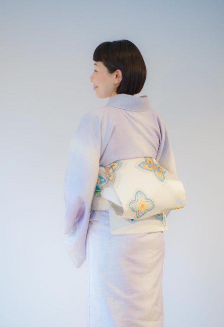 コバヤシさん後ろ姿
