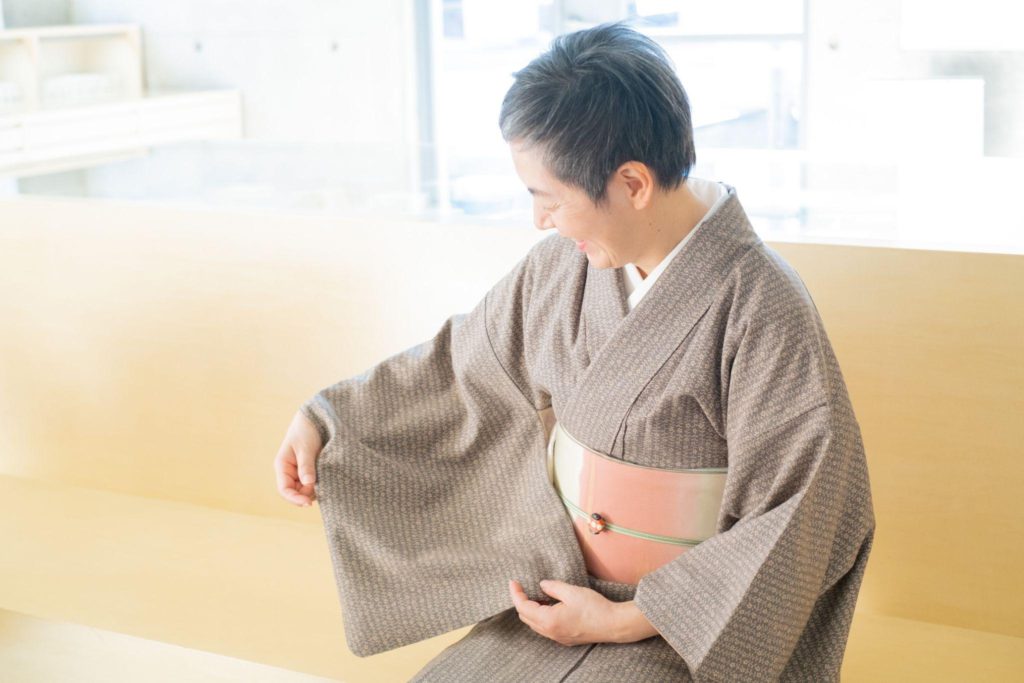 袖口から涼を感じる。