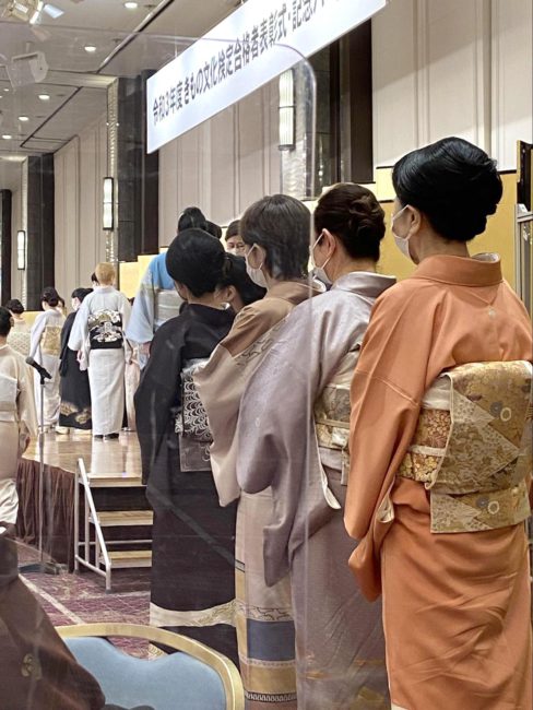 合格級ごとに記念撮影