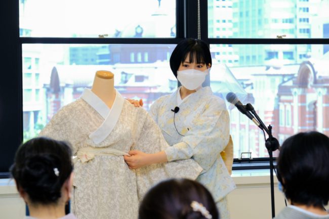 胸紐の掛け方を解説