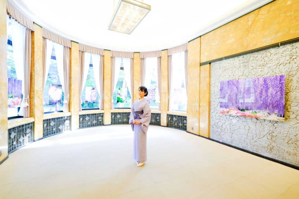 東京都庭園美術館「蜷川実花　瞬く光の庭」展　会場風景