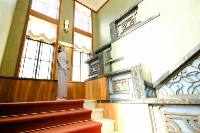 東京都庭園美術館「蜷川実花　瞬く光の庭」展　会場風景