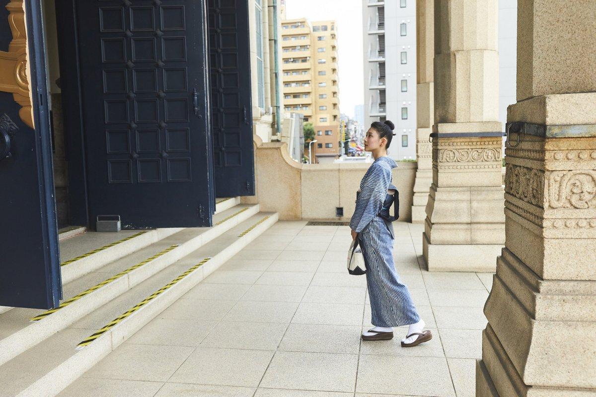 本堂前