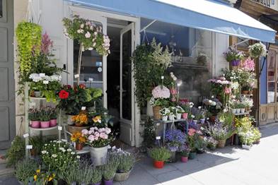 パリでいちばん花が似合う街、モンマルトルの花屋さん