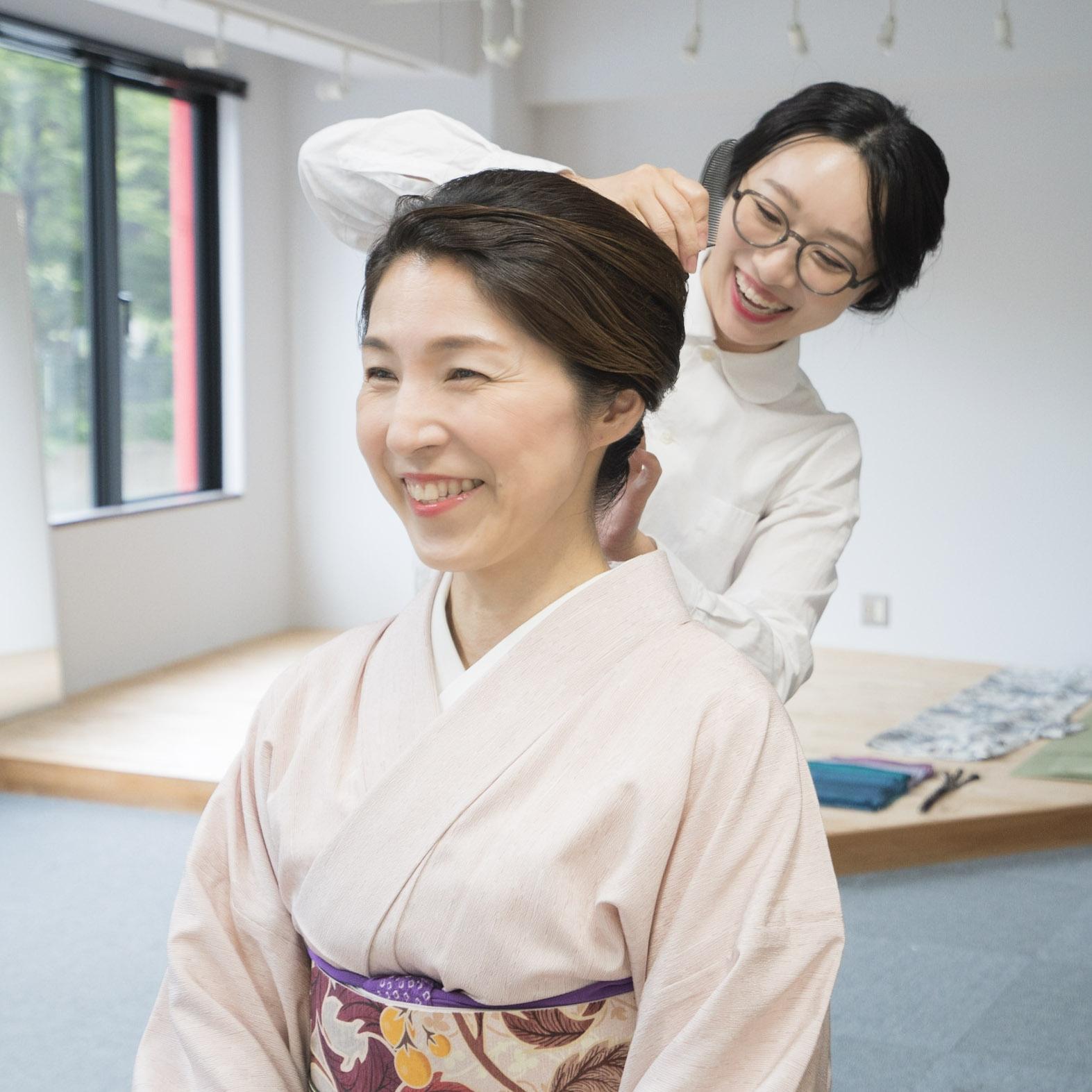 ヘアメイク中のAさん