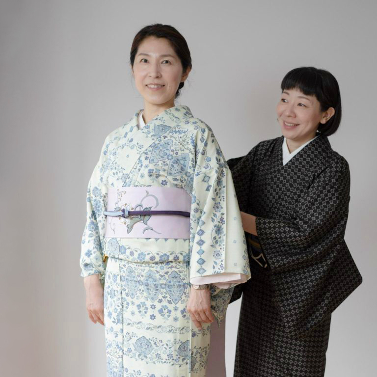 地色の白緑色が綺麗
