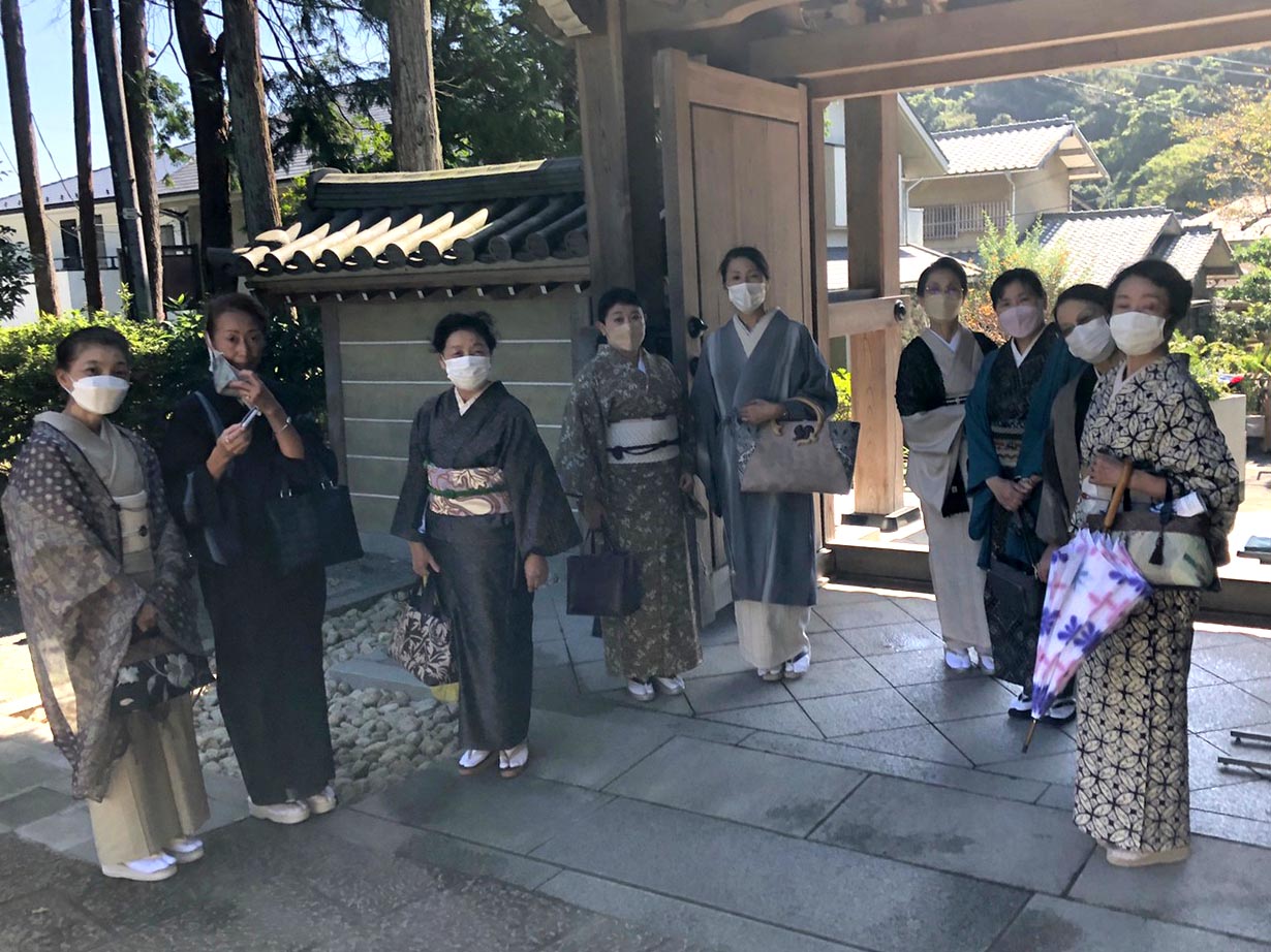 日陰に入ってほっと一息