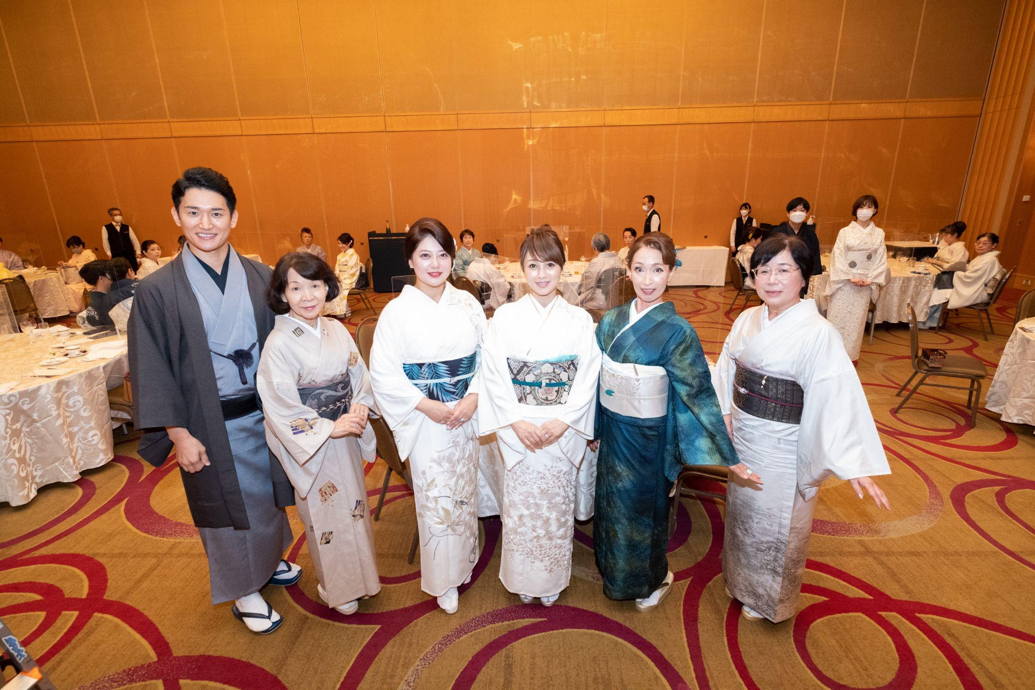渡辺美奈代さんとお客様
