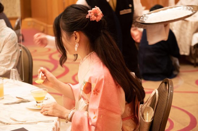 可憐な和姿のお客様