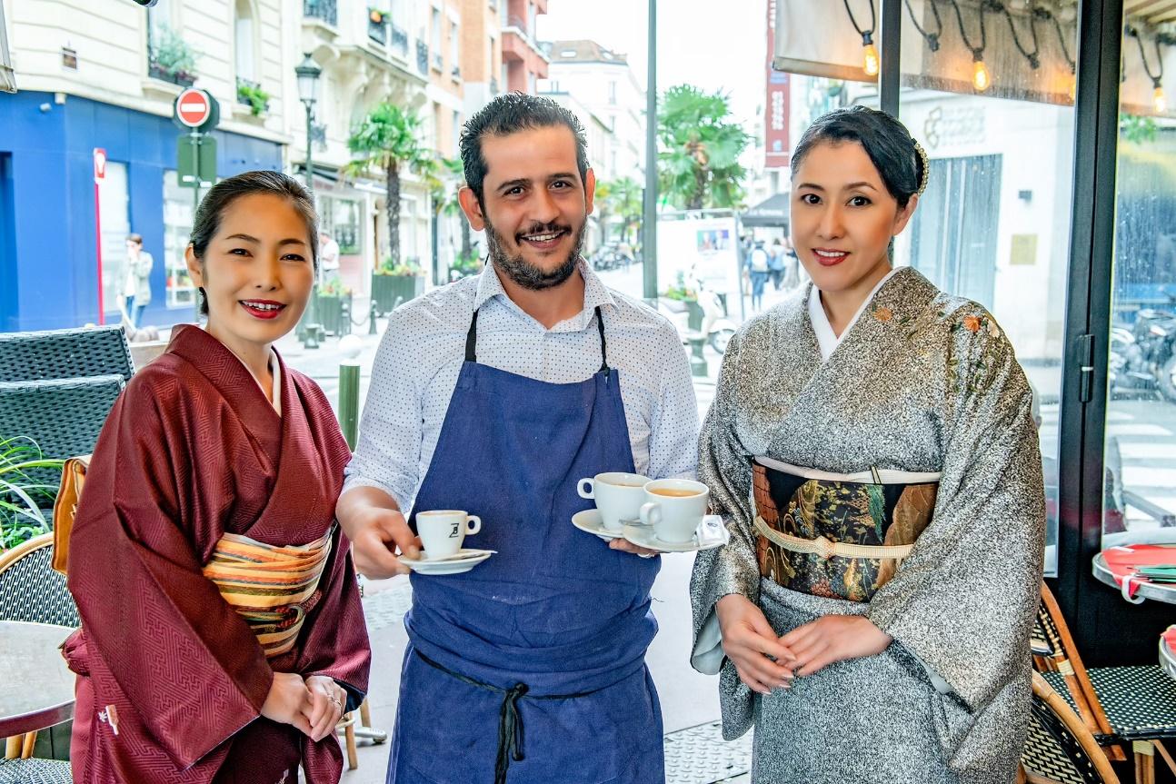 お店の方とご一緒に。