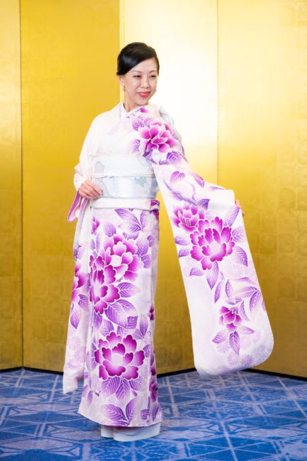 張　安里　着姿