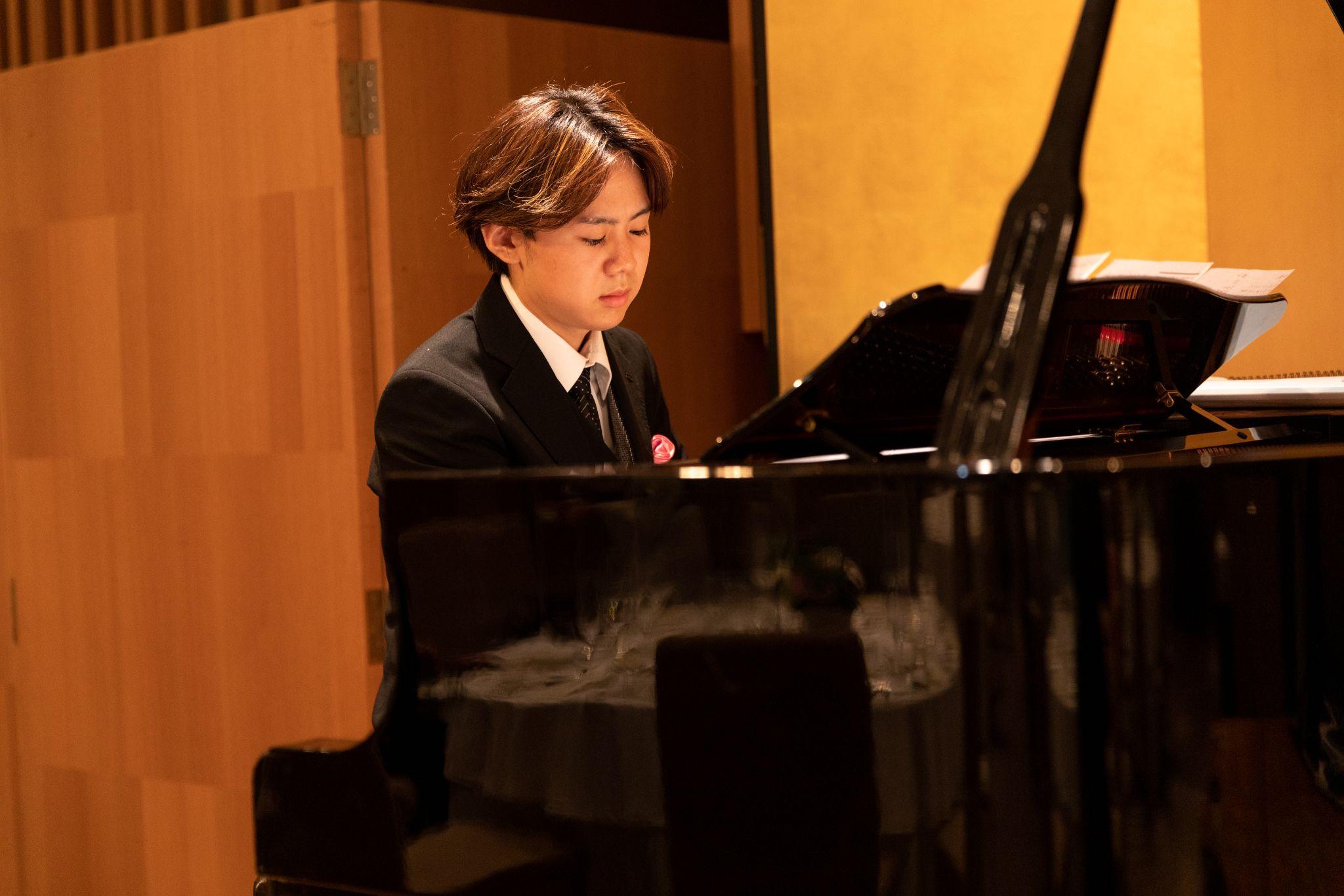 ピアノ伴奏者の中村心哉さん