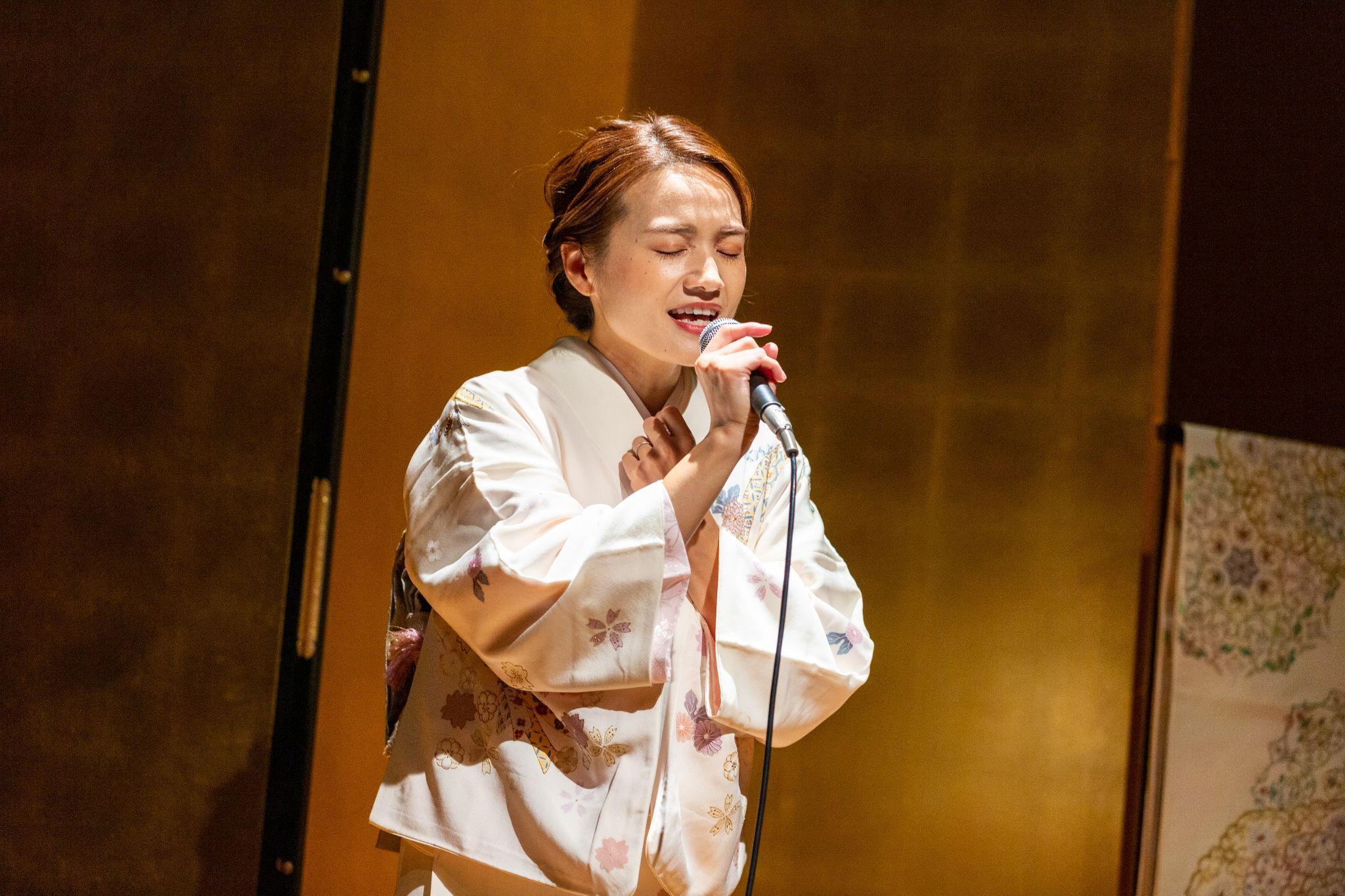 今回は特別に邦楽も披露！齋藤さんの歌う中島美嘉さんの代表曲「雪の華」も格別でした