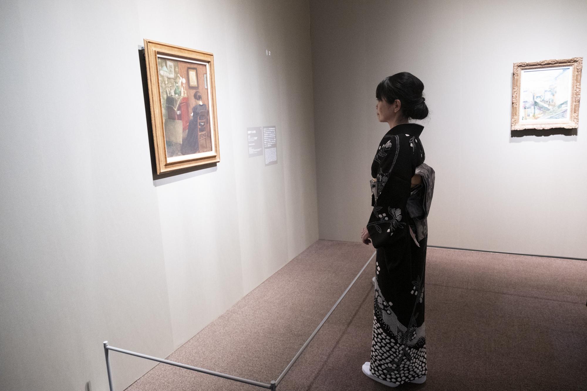 《読書する女性》