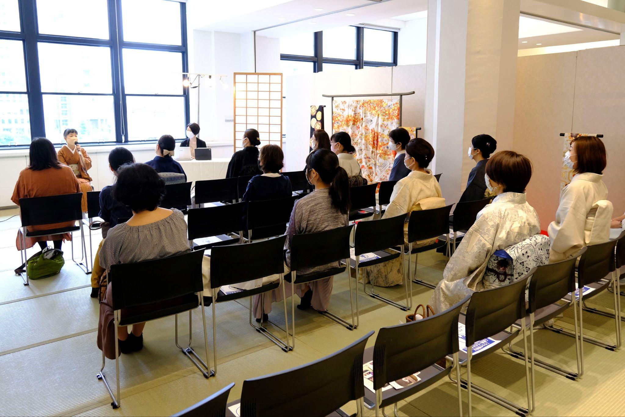 皆さんお着物は月に何回くらいお召しになりますか？