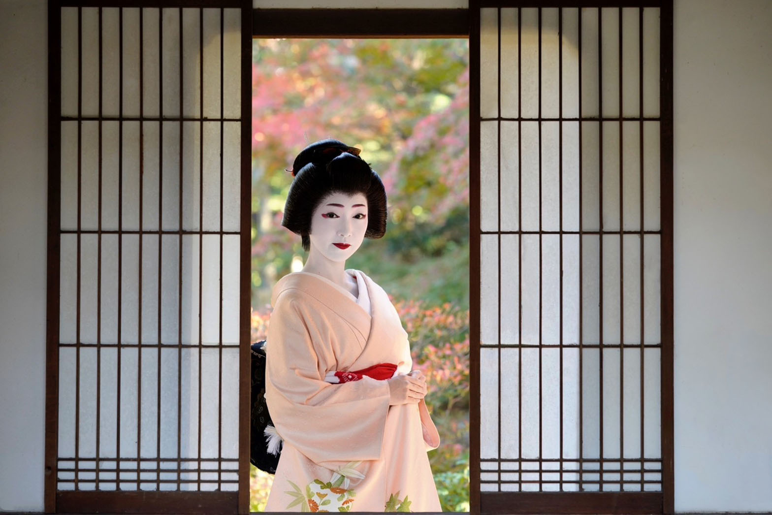 花街イチのカメラ上手! 宮川町・とし夏菜さん 「令和の芸舞妓図鑑」vol.1