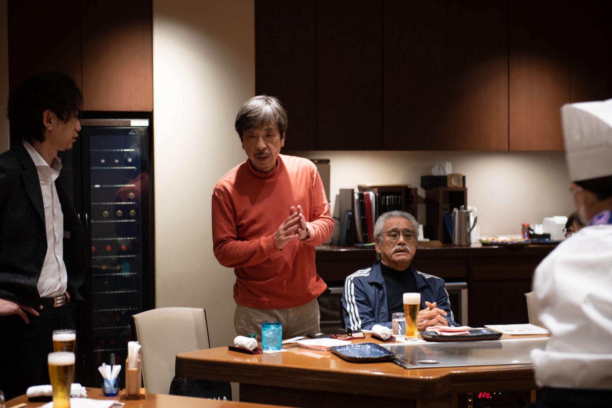 奥にいらっしゃるダンディな方が琉球紅型作家の藤崎眞さん
