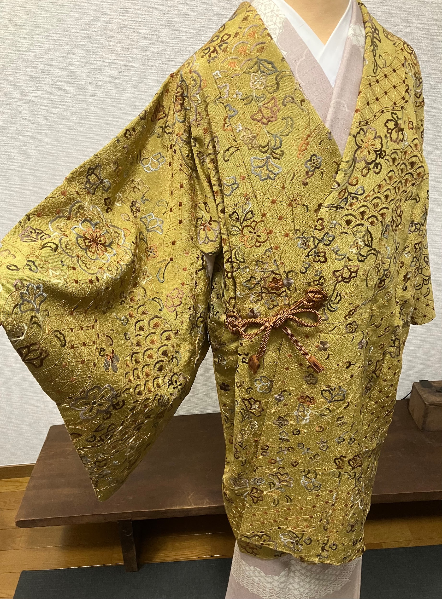 【SALE／55%OFF】 一目で感動するゴージャスで貴賓溢れる 寿光織 22点セット 着物・浴衣